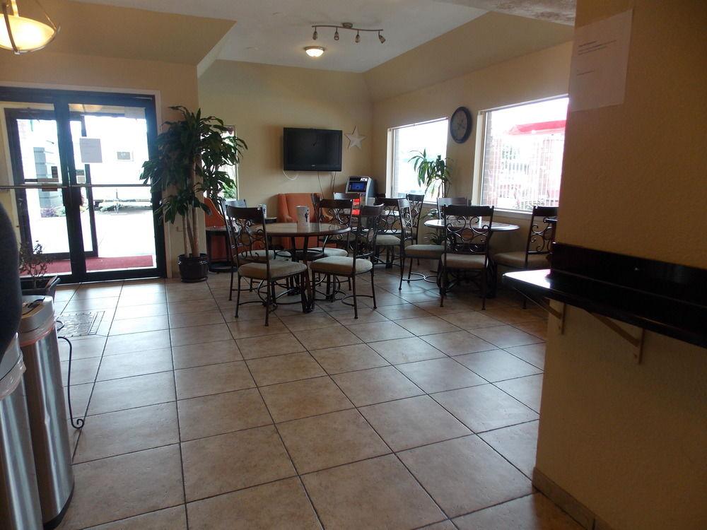 Econo Lodge Inn & Suites Downtown Сан Антонио Екстериор снимка