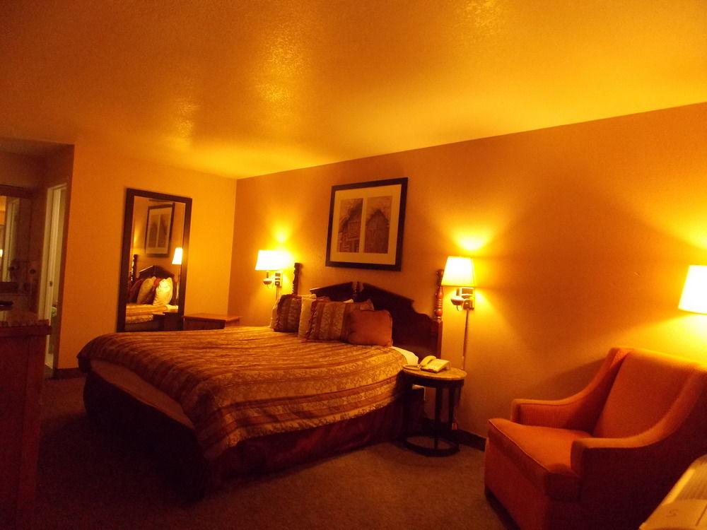 Econo Lodge Inn & Suites Downtown Сан Антонио Екстериор снимка