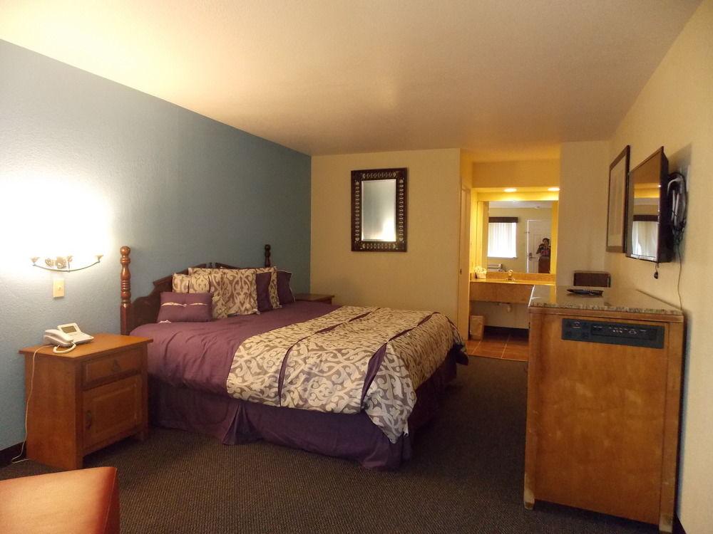 Econo Lodge Inn & Suites Downtown Сан Антонио Екстериор снимка