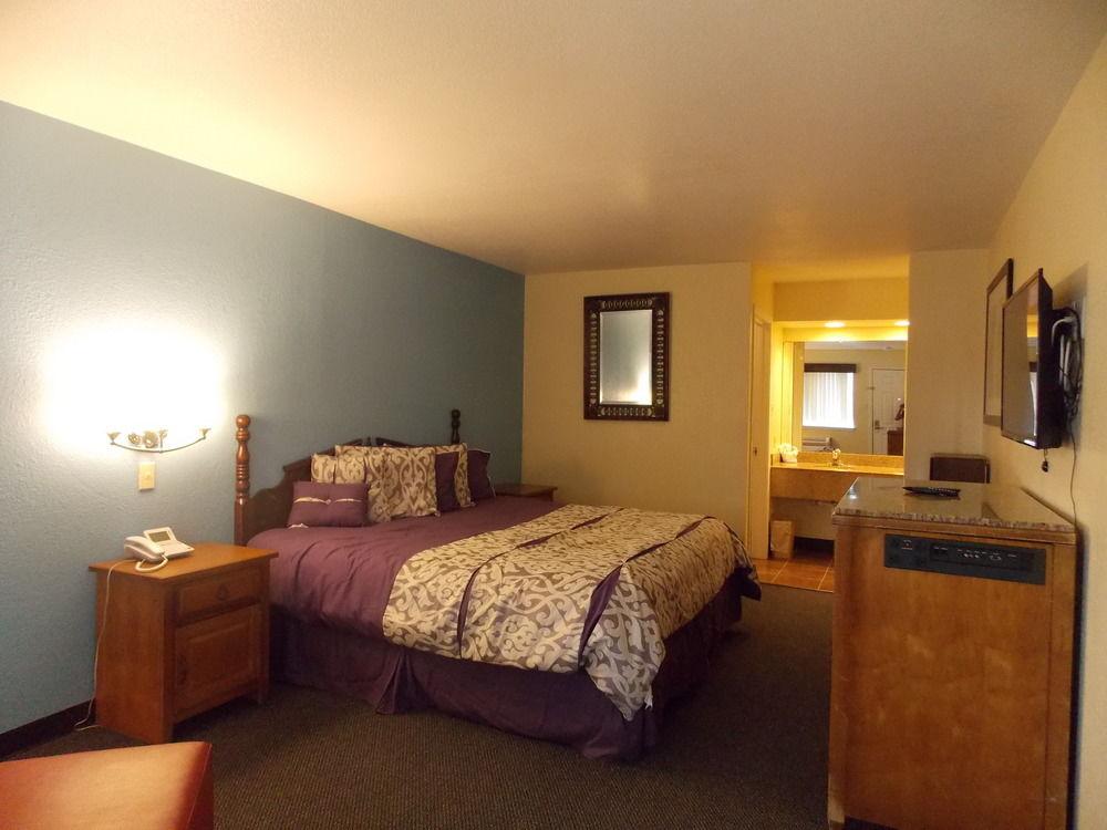 Econo Lodge Inn & Suites Downtown Сан Антонио Екстериор снимка