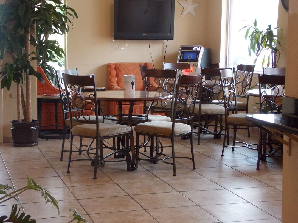 Econo Lodge Inn & Suites Downtown Сан Антонио Екстериор снимка