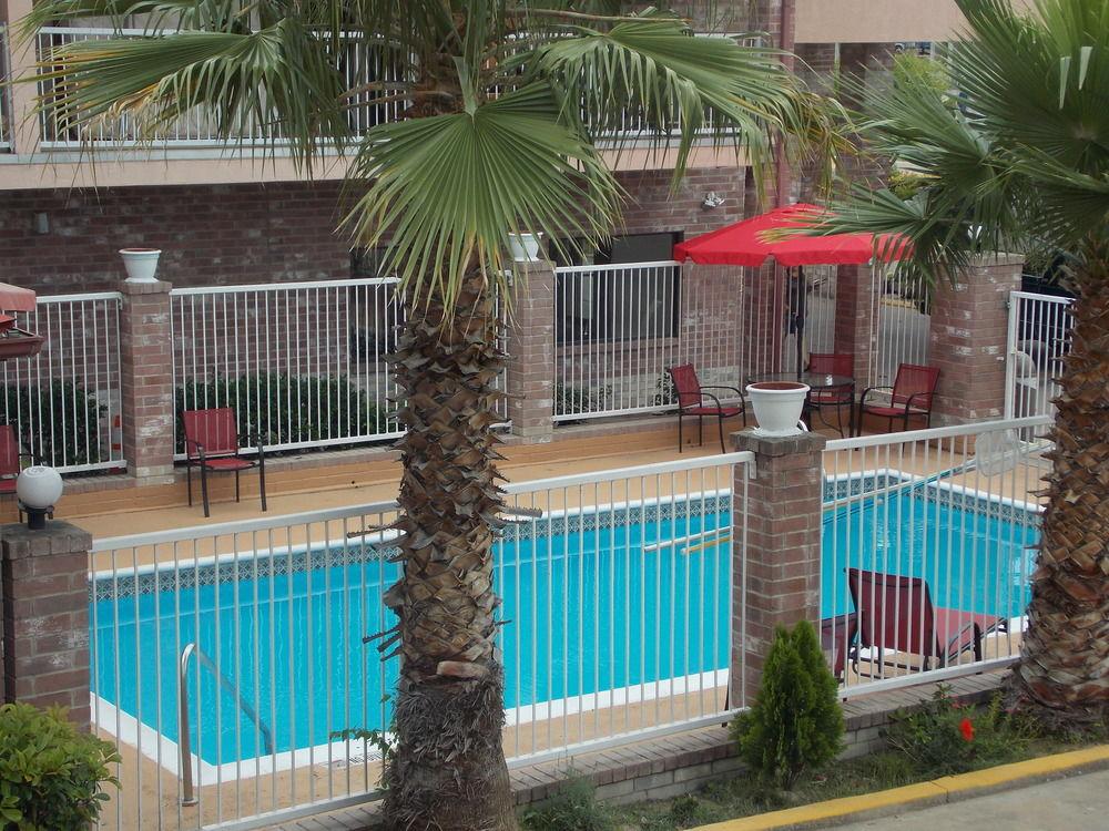 Econo Lodge Inn & Suites Downtown Сан Антонио Екстериор снимка