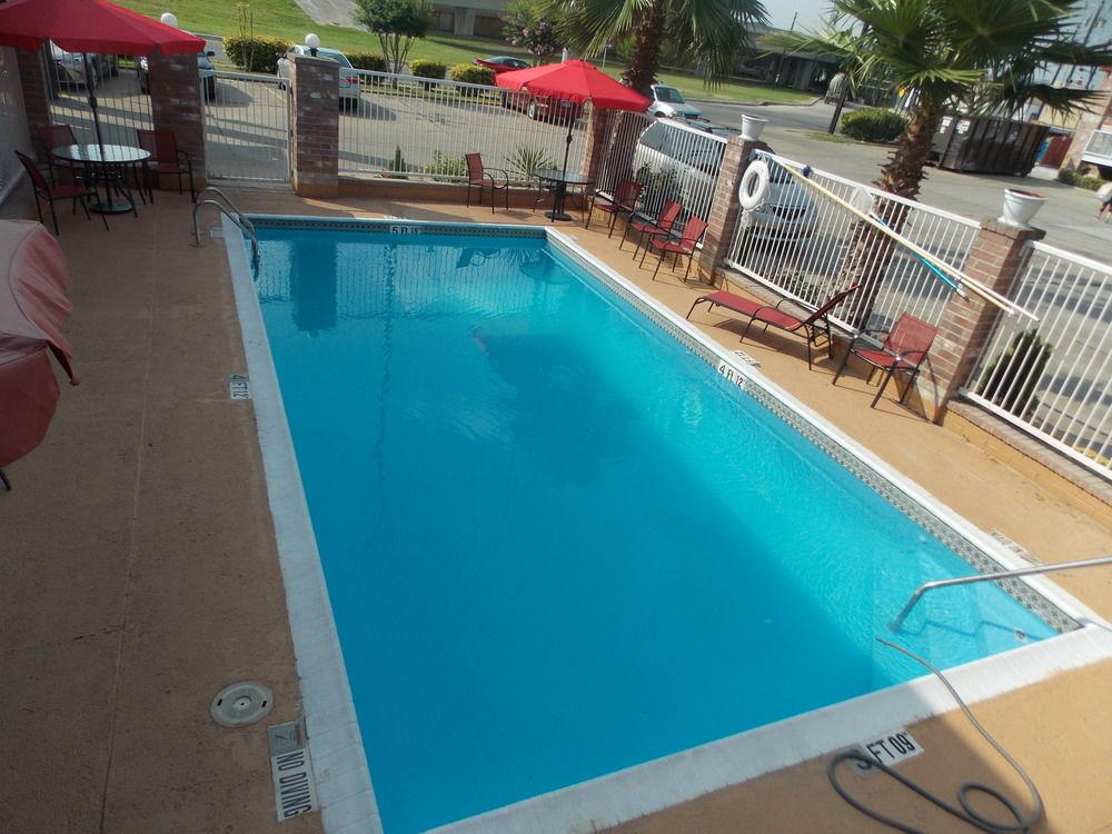 Econo Lodge Inn & Suites Downtown Сан Антонио Екстериор снимка