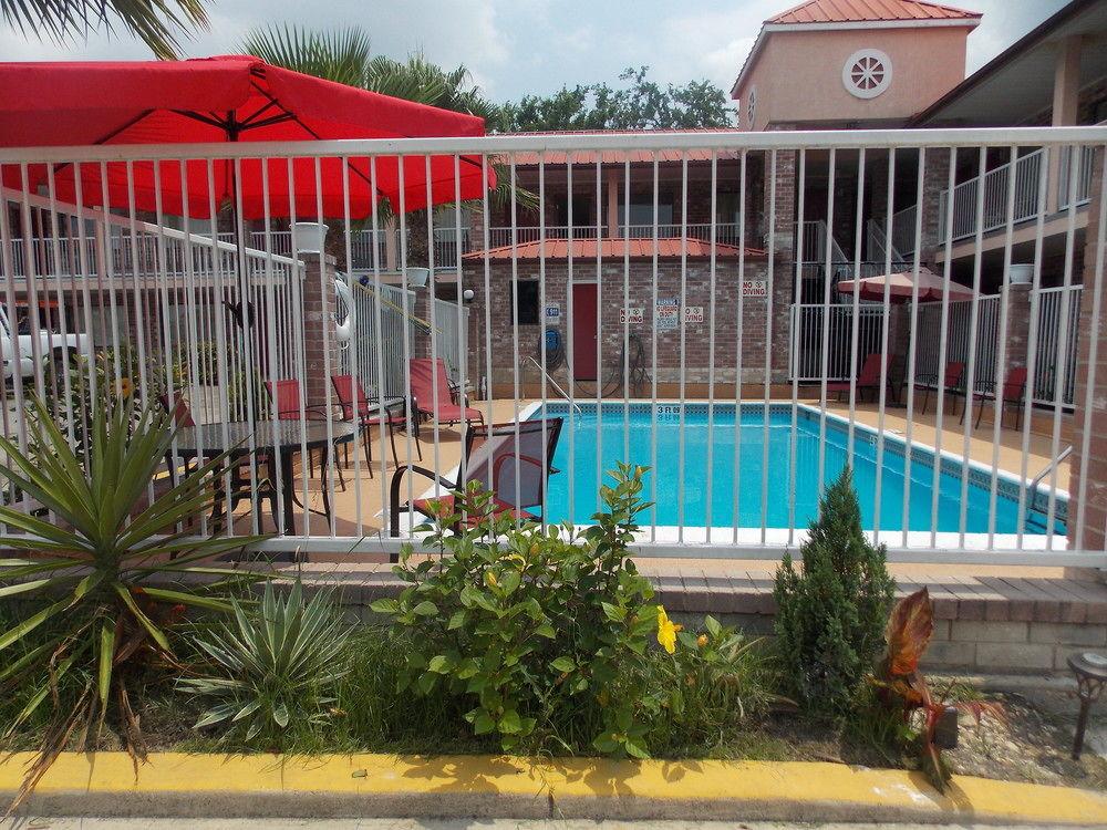 Econo Lodge Inn & Suites Downtown Сан Антонио Екстериор снимка
