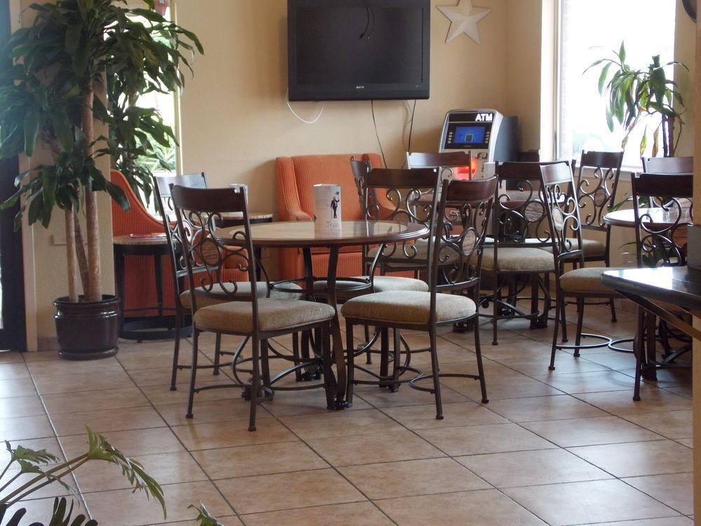 Econo Lodge Inn & Suites Downtown Сан Антонио Екстериор снимка