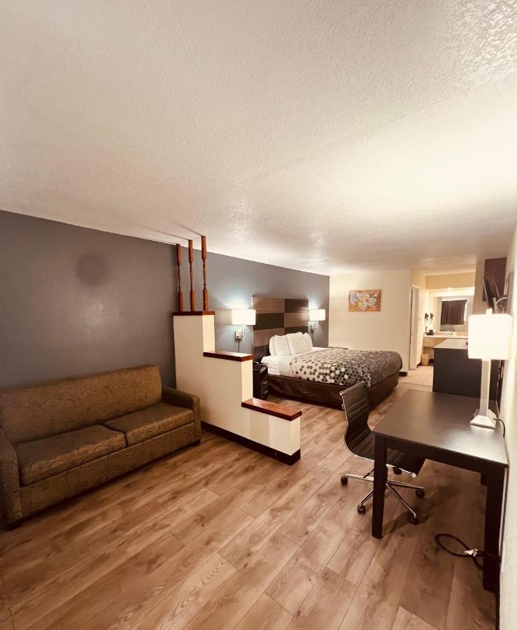 Econo Lodge Inn & Suites Downtown Сан Антонио Екстериор снимка